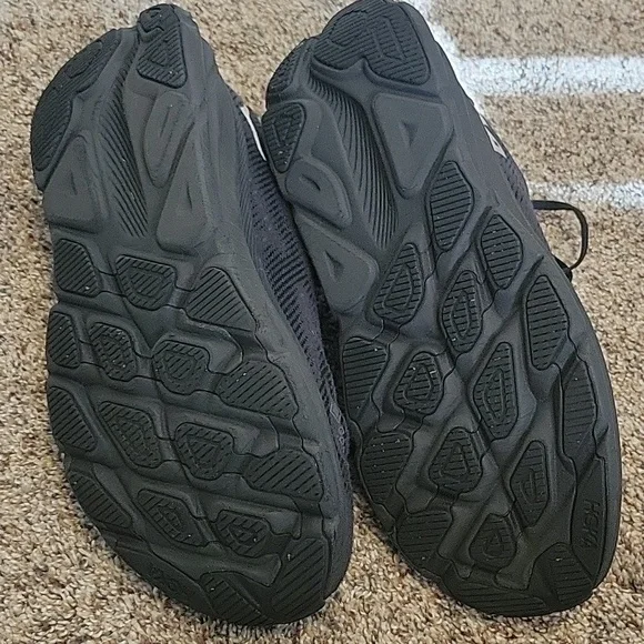 Hoka Clifton 9 Black Athletic Shoes - Picture 4 of 7